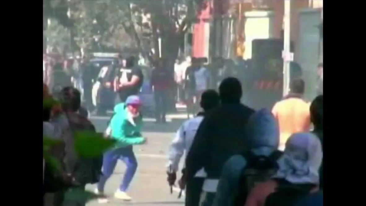 Bolivia: Clashes erupt between students over education protests
