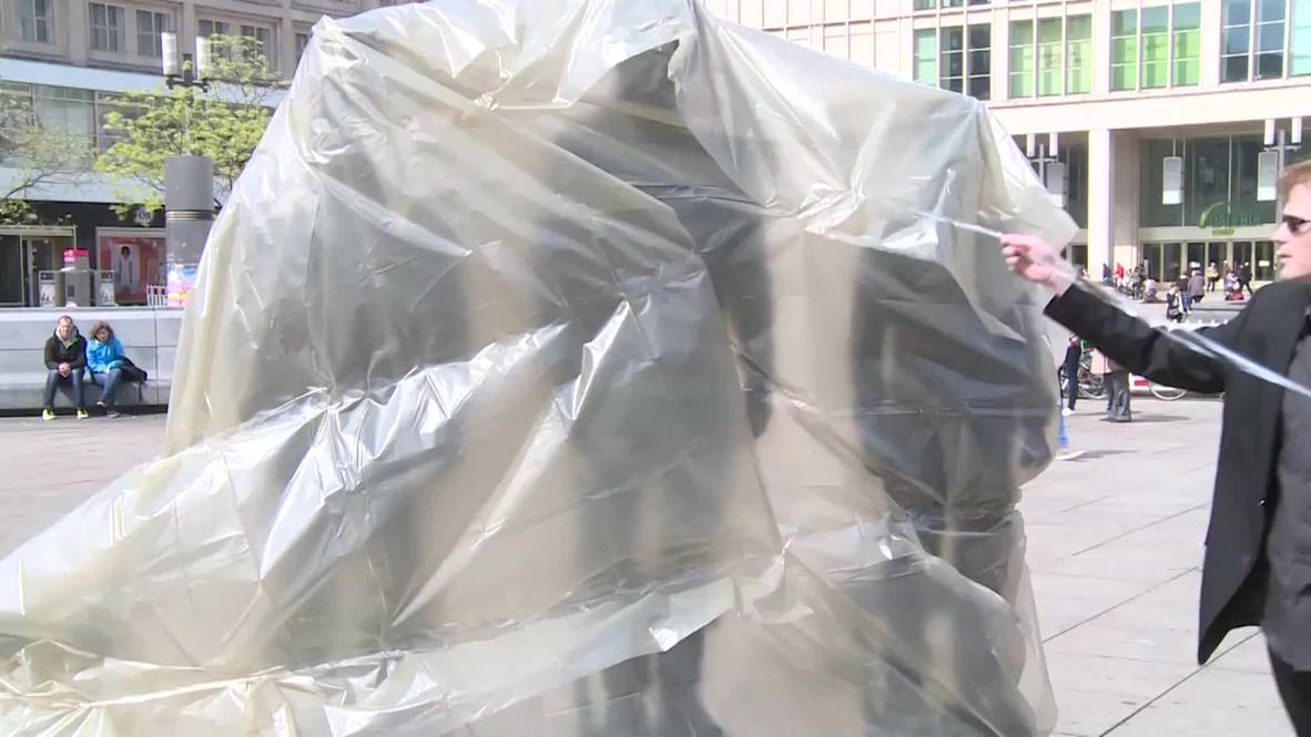 Germany: Snowden, Assange and Manning immortalised in whistle-blower sculptures