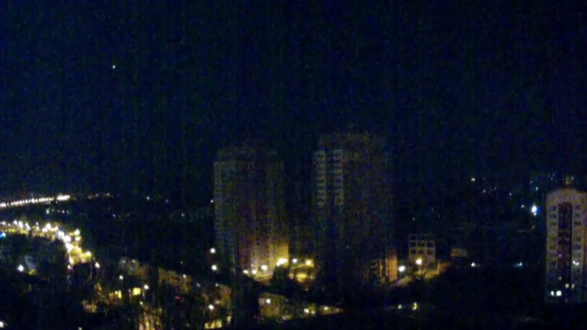 Ukraine: Explosive projectiles rain down on Donetsk amid ceasefire