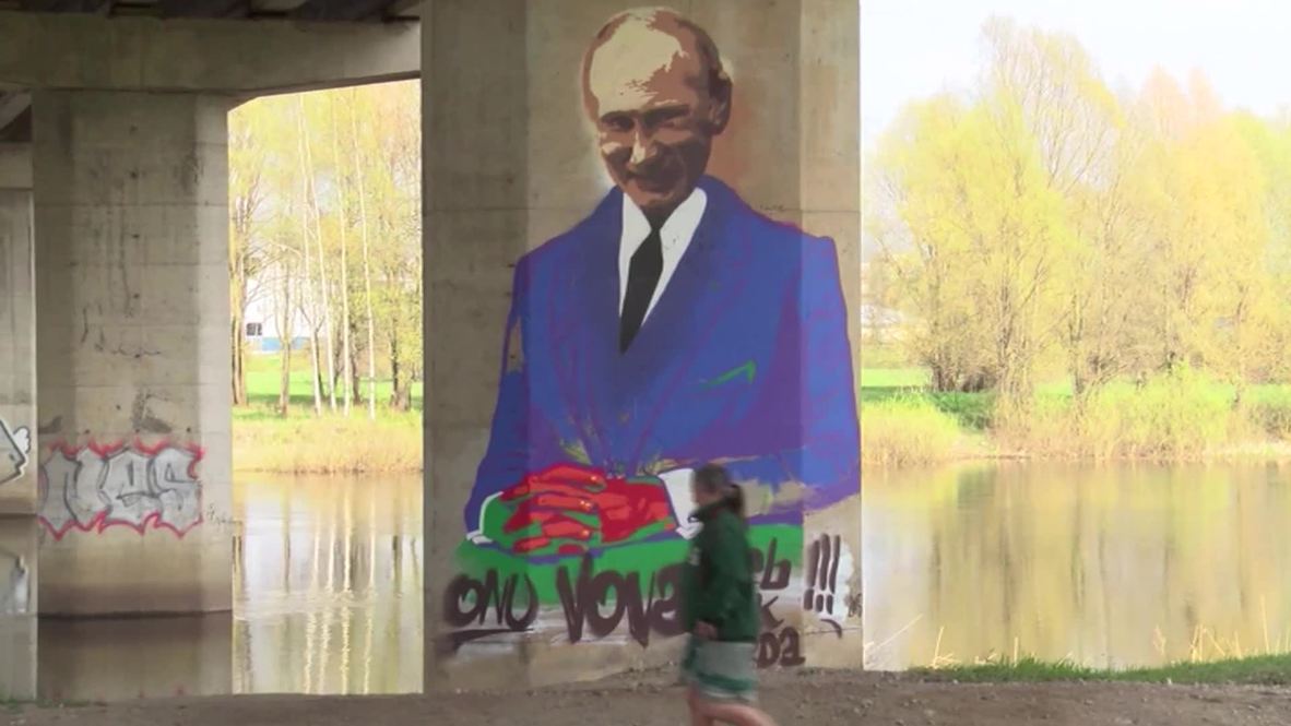Estonia: Putin graffiti appears under 'Friendship Bridge' for annual street art festival