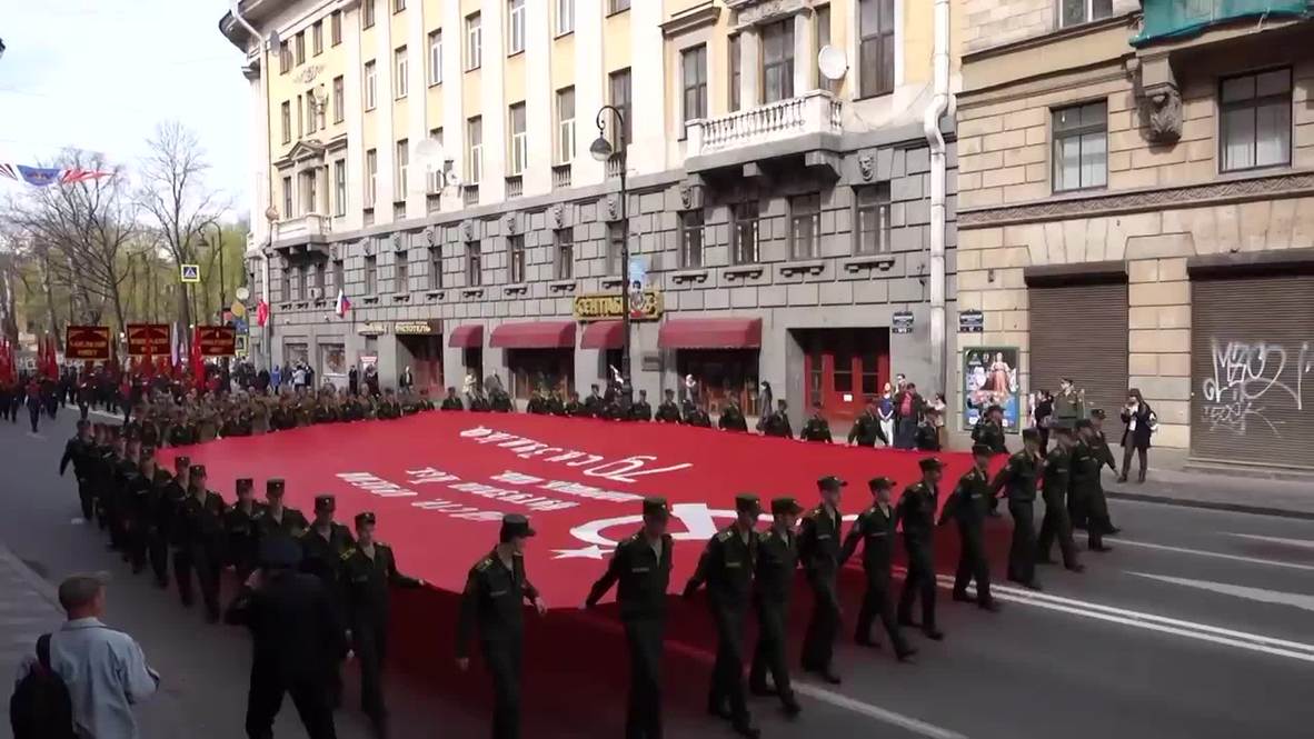 Russia: Veterans honoured at St. Petersburg 'Immortal Regiment' parade