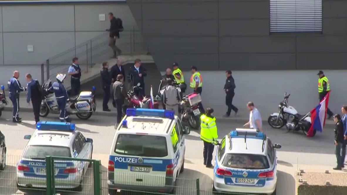 Germany: Night Wolves forced to remove Russian flags from bikes at German border