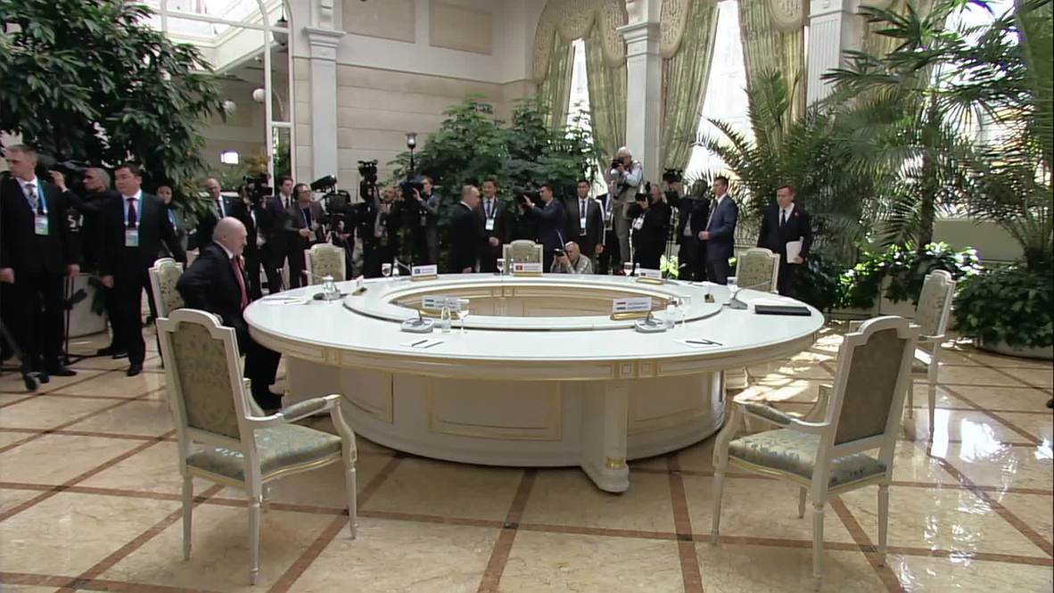 Russia: Putin chairs CIS meeting ahead of V-Day parade on Red Square