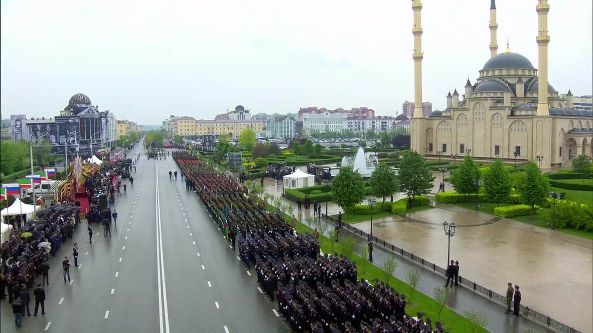 Russia: Grozny re-enacts the Red Army's victorious taking of Berlin