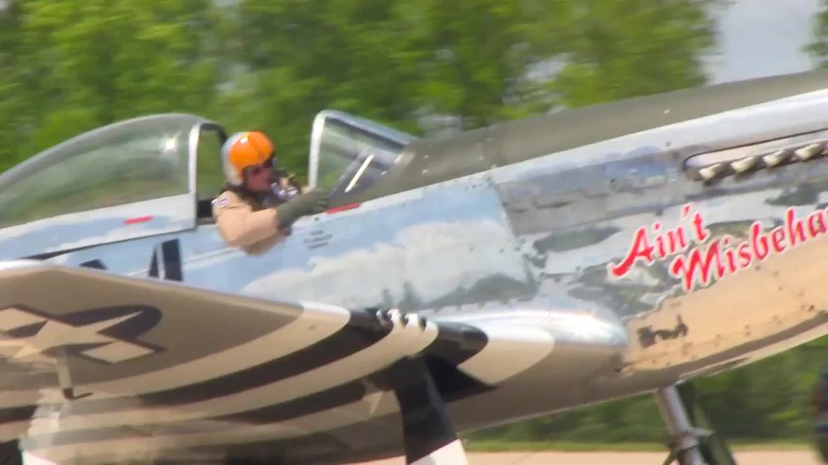 USA: Vintage WWII aircraft on show in DC for V-Day celebrations