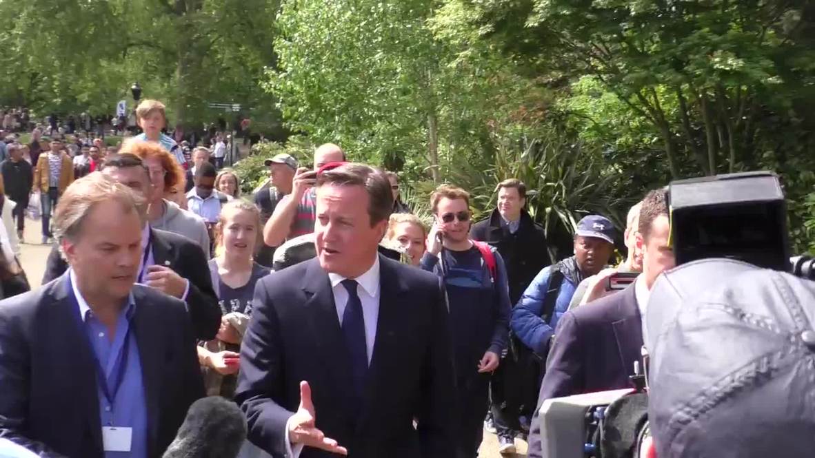 UK: David Cameron joins war vets in WWII VE day celebrations