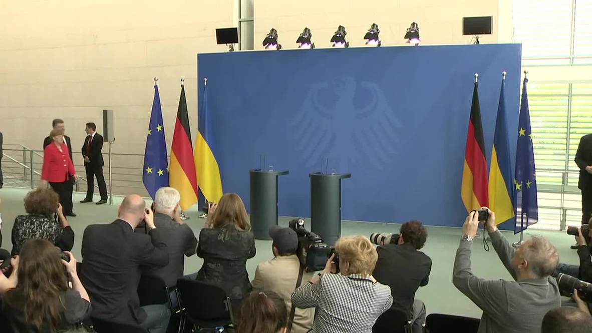 Germany: Poroshenko promises demilitarization of conflict zones