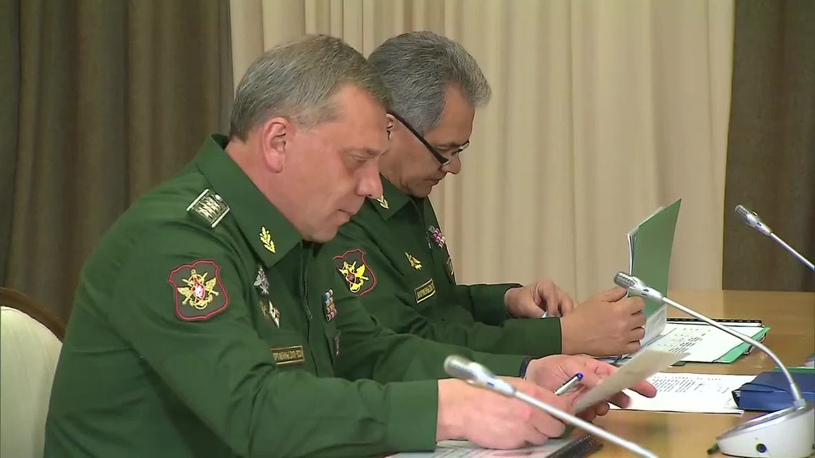 Russia: Putin urges Defence Ministry to deliver military equipment on time