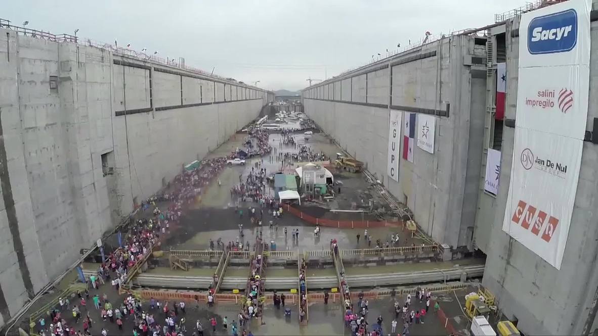Panama: Thousands of visitors flood Canal expansion project