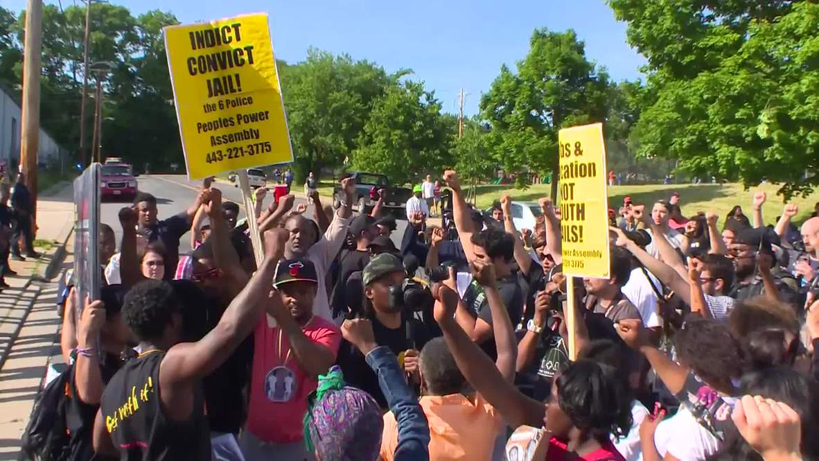 USA: Freddie Gray protesters hit Baltimore's streets