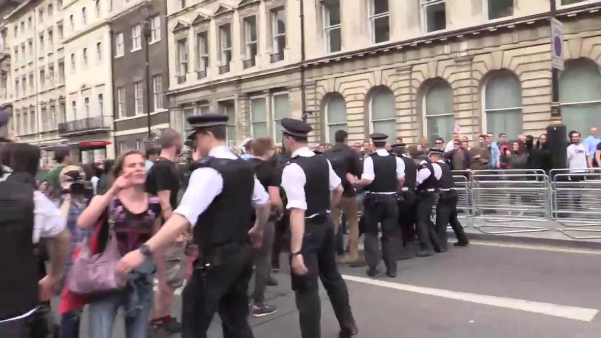 UK: Clashes break out, arrests made at London anti-austerity demo