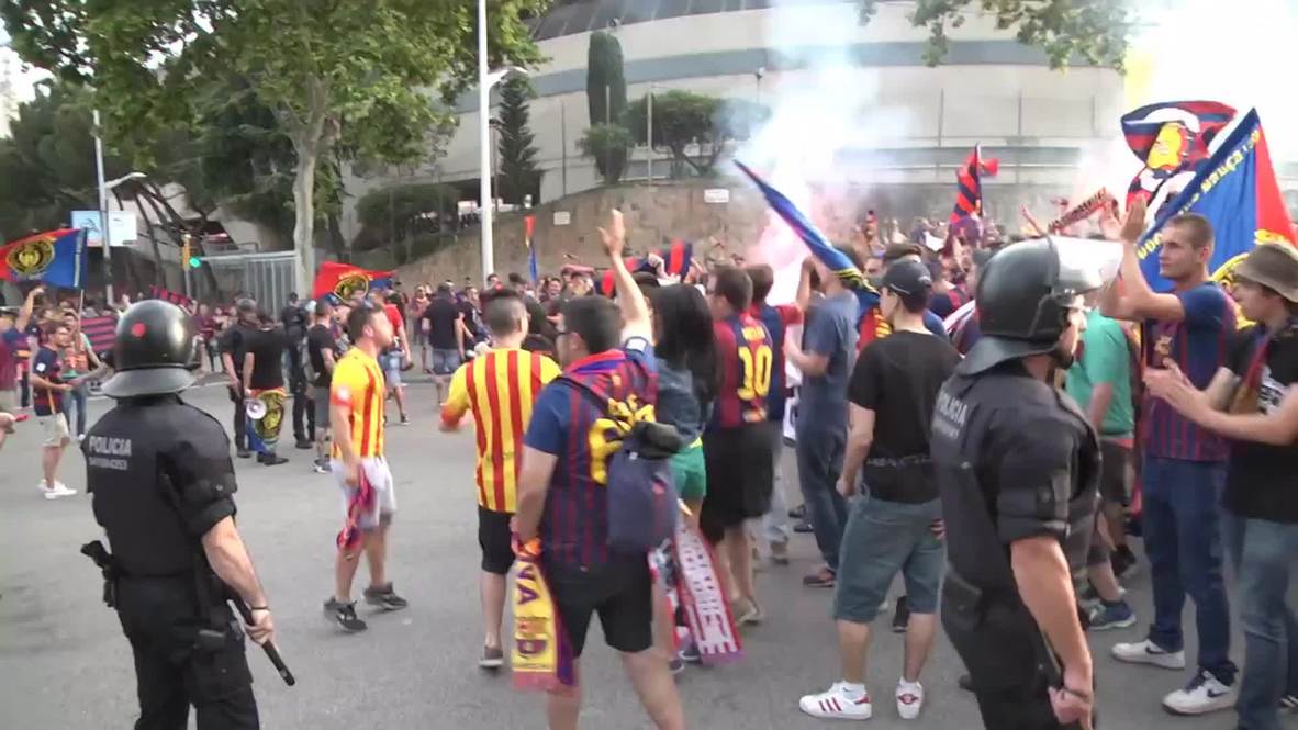 Spain: Barcelona fans delight as their team wins the 2015 Copa del Rey