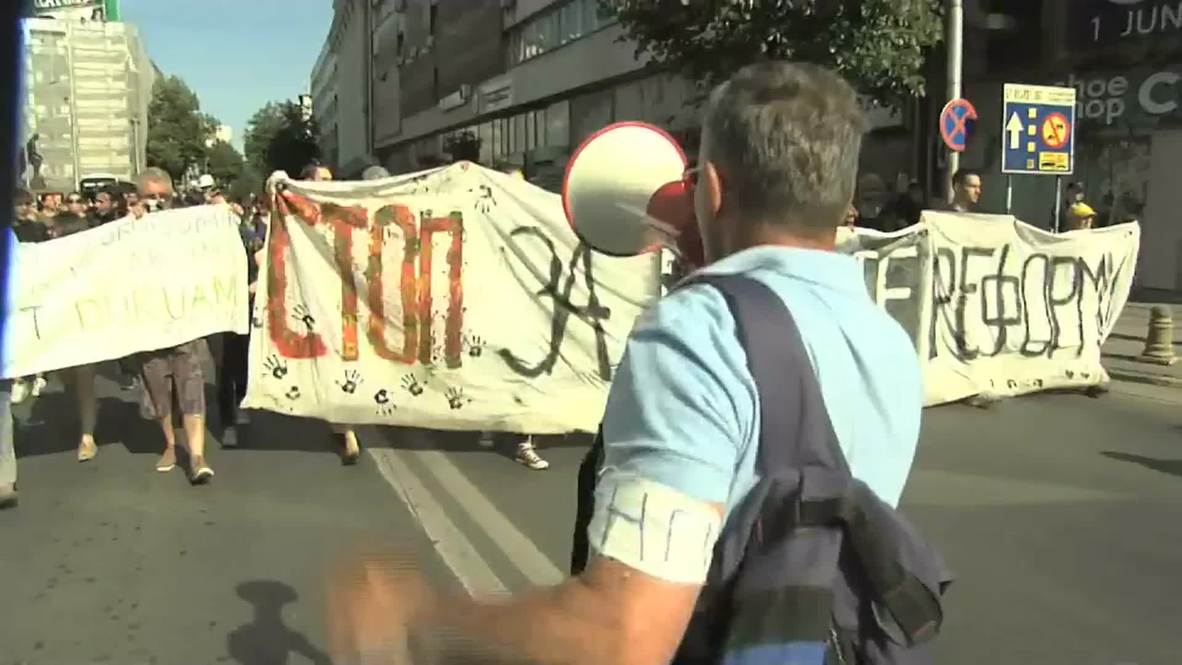 Macedonia: Teachers students join forces in anti-government protest