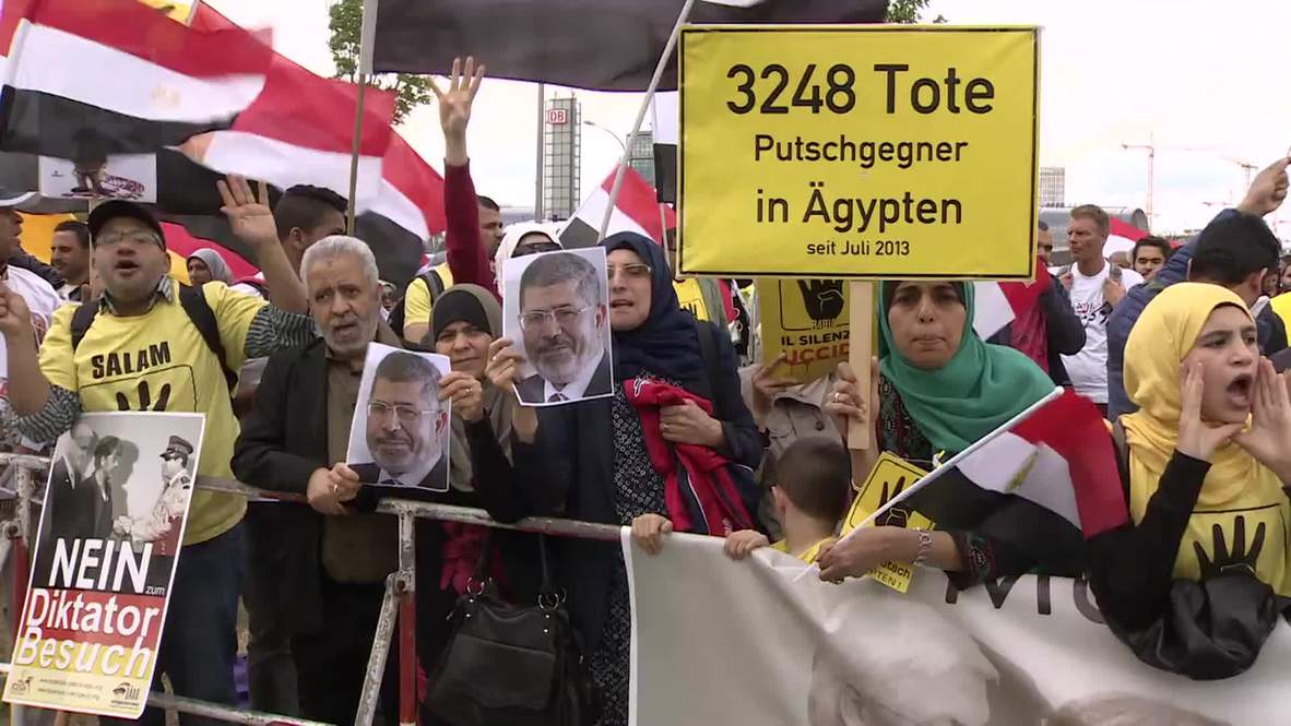 Germany: Morsi supporters swamp Chancellery as el-Sisi meets Merkel