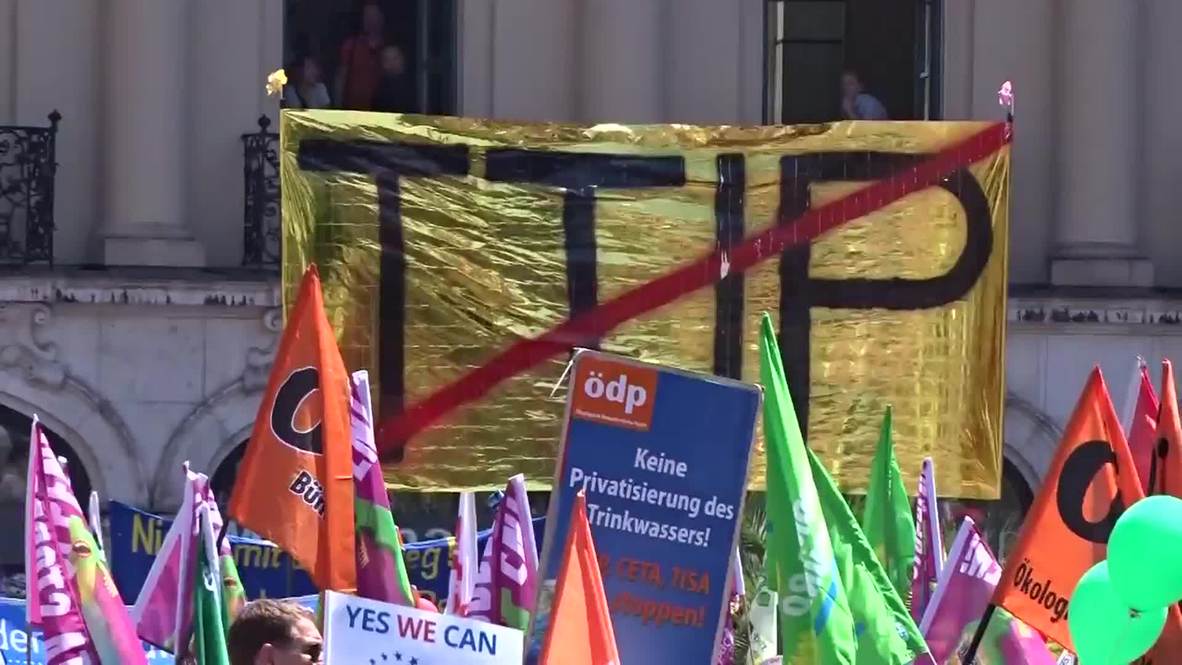Germany: Thousands hit Munich's streets to protest the G7 summit