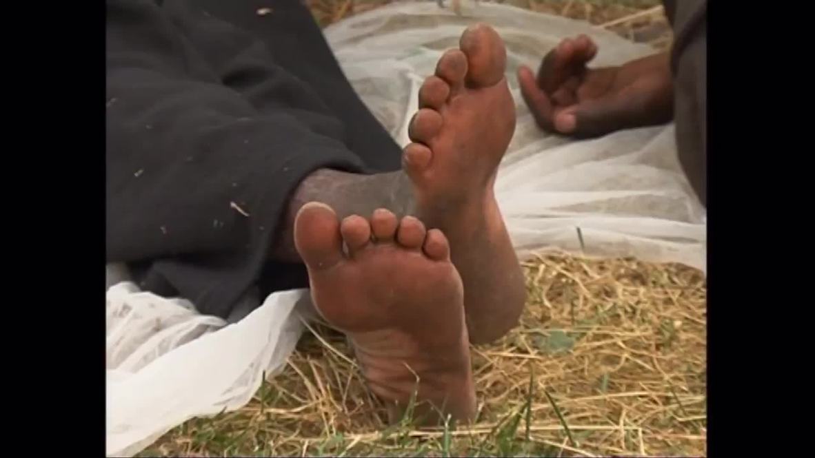 Italy: Hundreds of migrants in limbo as French authorities refuse entry
