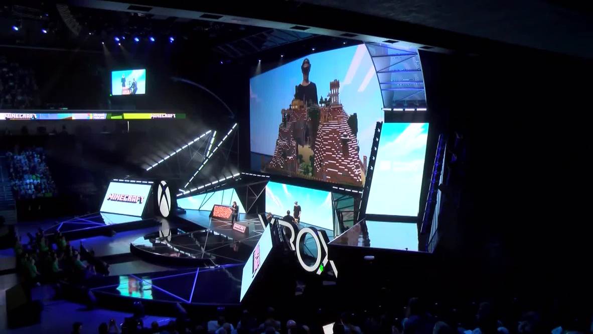 USA: Microsoft touts new holographic 'Minecraft'