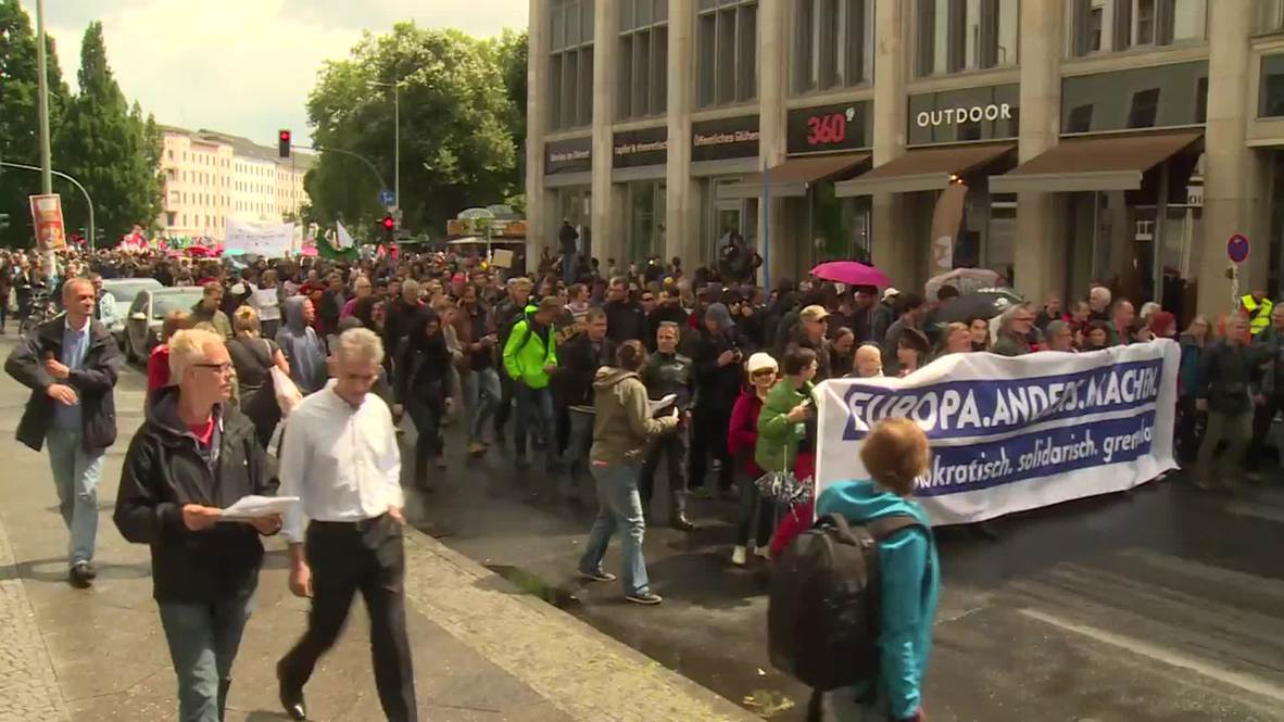 Germany: Thousands march in solidarity with Greece and refugees