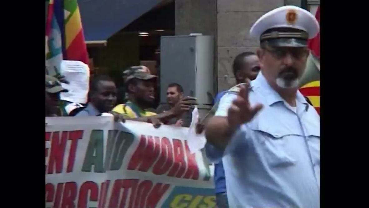 Italy: Migrants protest European immigration policy in French-Italian border town