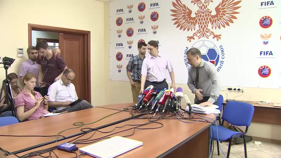 Russia: Capello holds onto Russian national team job... for now!