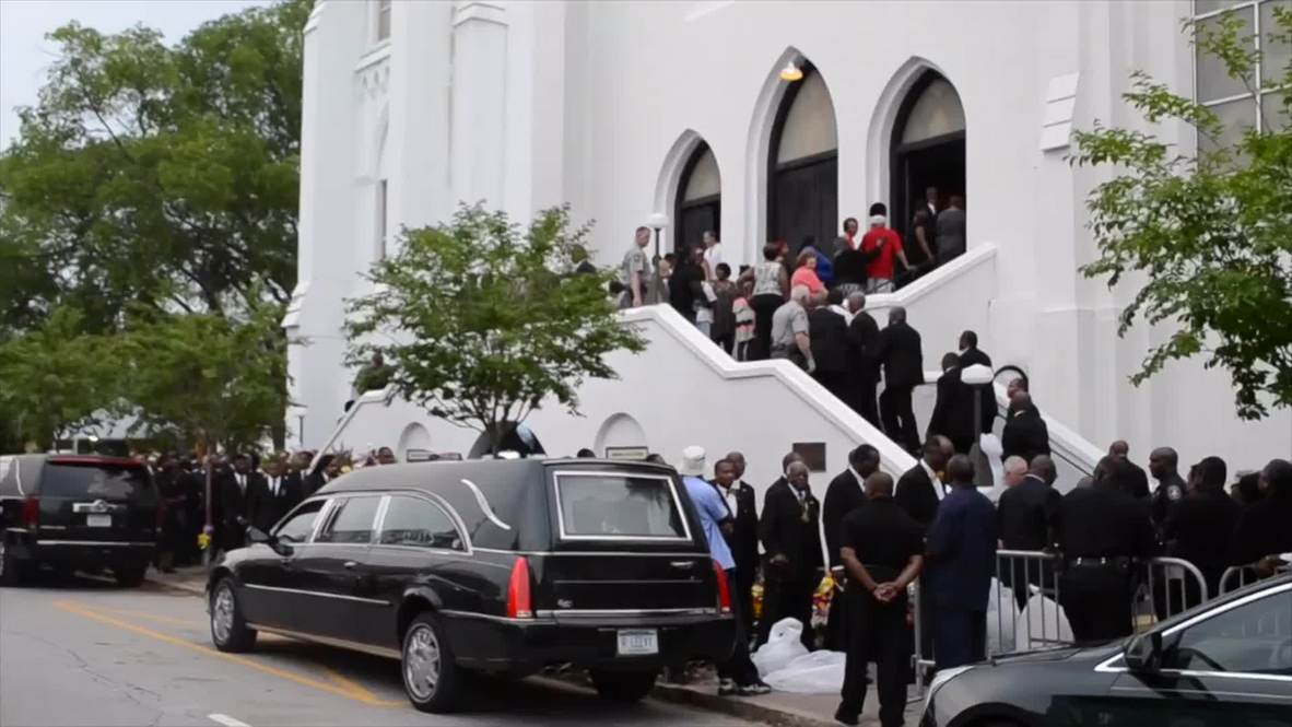 USA: Mourners pay respect to Sen. Clementa Pinckney at Charleston Emanuel AME