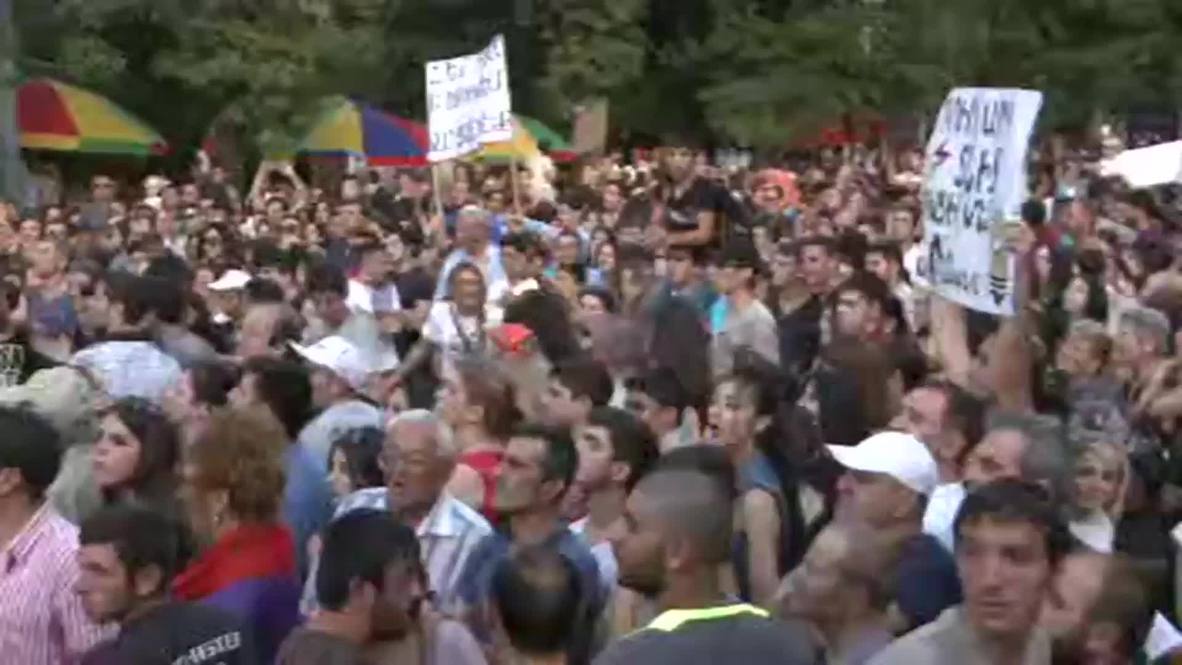 Armenia: ELECTRIC atmosphere in Yerevan after Sargsyan reportedly offers price hike solution