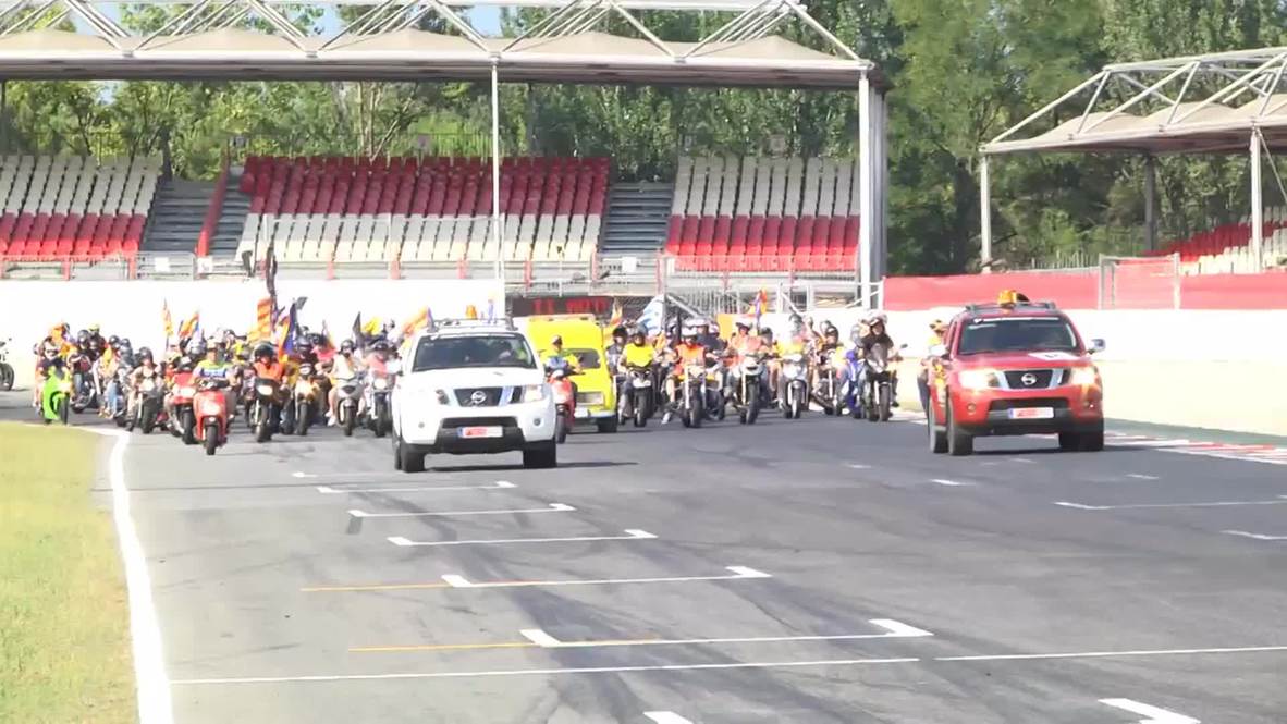 Spain: Thousands of bikers ride for Catalan independence in Barcelona