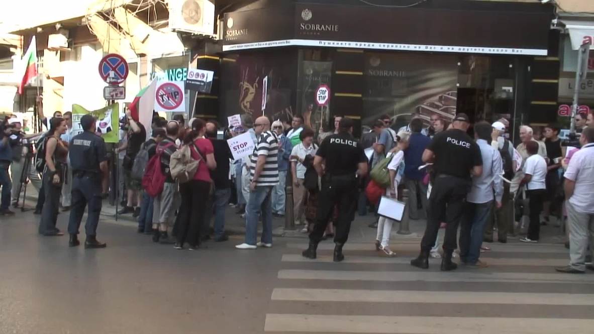 Bulgaria: Anti-TTIP protesters march through SOFIA