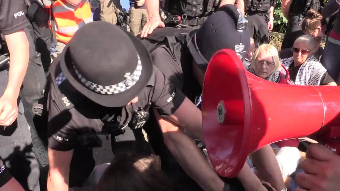 UK: Pro-Palestine activists blockade Israeli arms factory, arrests made