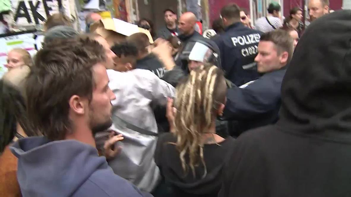 Germany: Scuffles follow police shutdown of unauthorised street market in Berlin