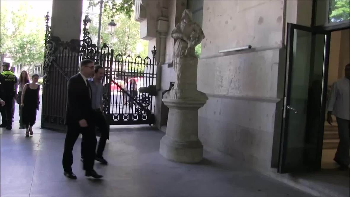 Spain: Podemos' Iglesias meets with Madrid's new mayor Manuela Carmena