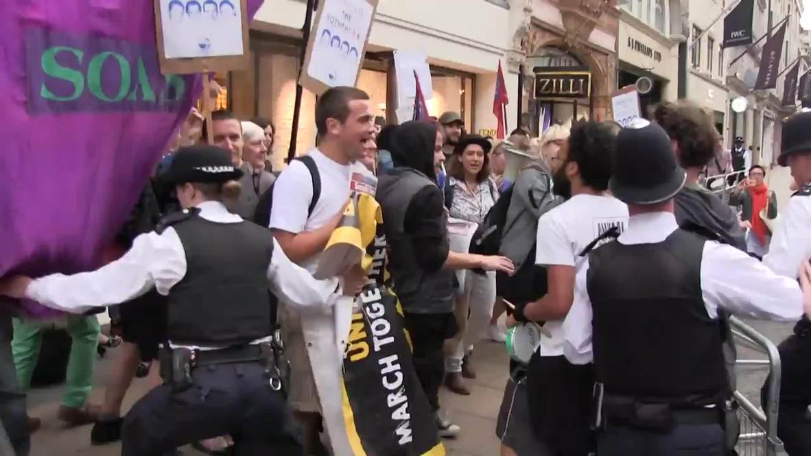 UK: Scuffles break out during protest over sacked Sotheby's cleaners