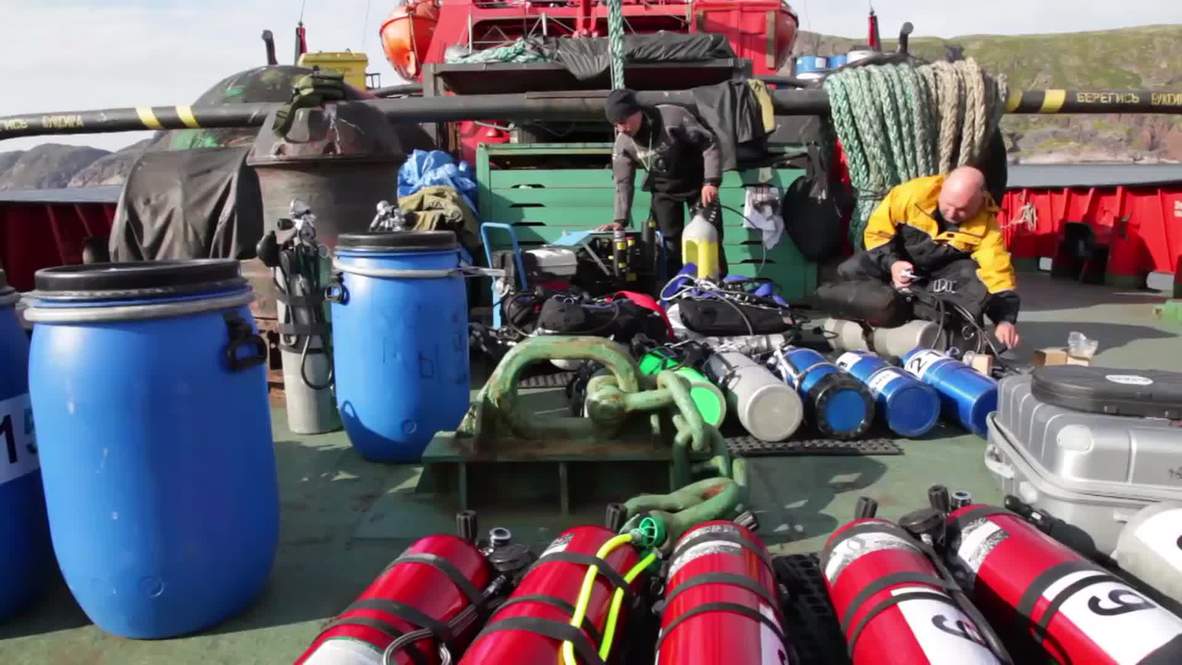 Russia: Has the Geographical Society set a new diving record?