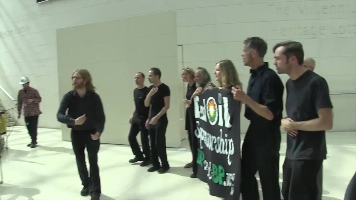 UK: Anti-BP activists storm British Museum in pro-Aboriginal protest