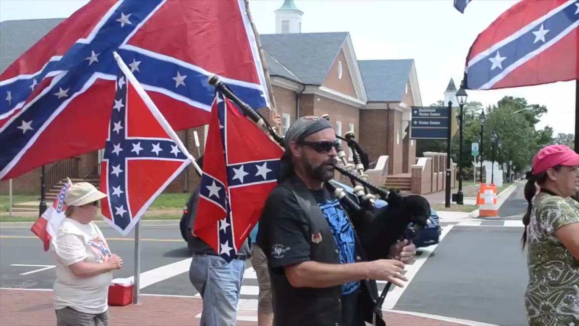 USA: Fredericksburg residents protest Confederate flag's removal