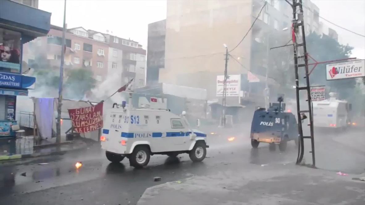 Turkey: Water cannon deployed as Istanbul protesters unleash Molotov cocktails