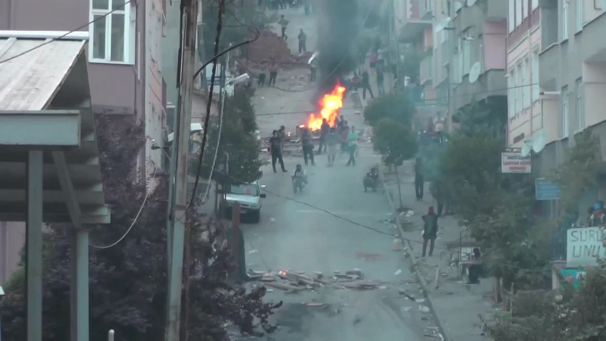 Turkey: Violent clashes between pro-Kurdish protesters and police continue in Istanbul
