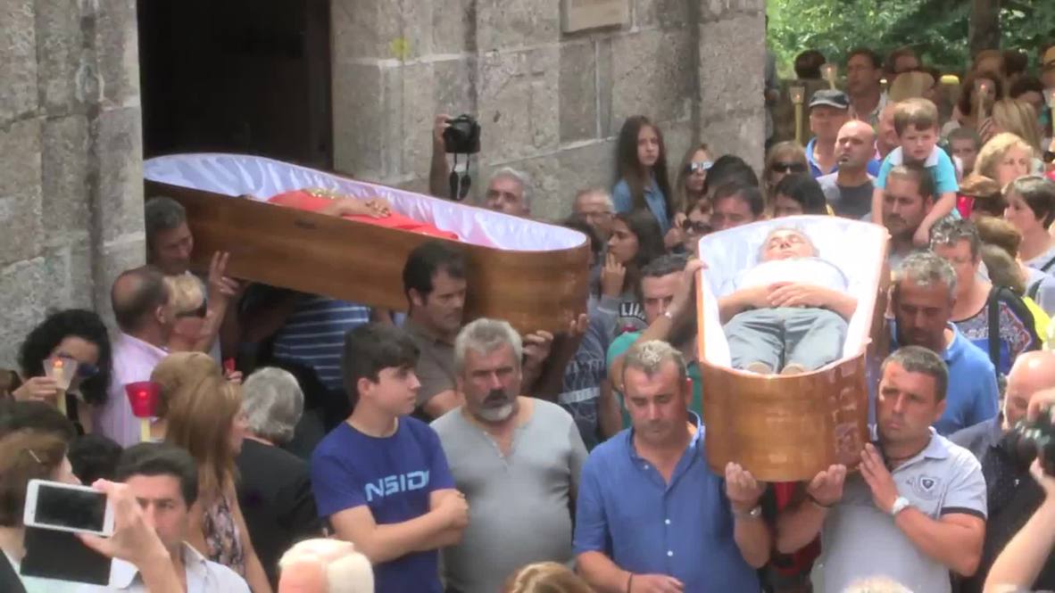 Spain: Don't bury them yet! Coffins carry the living in Galicia
