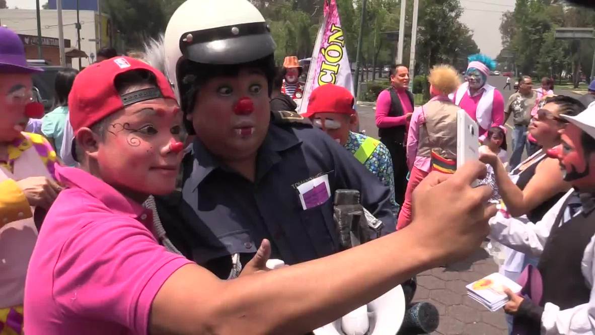 Mexico: Clowns flock to Mexico City for Catholic pilgrimage