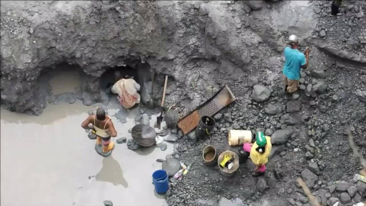 Colombia: Workers continue mining for gold ILLEGALLY despite 12 deaths 1 year ago