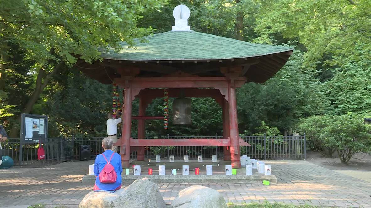 Germany: Berliners pay respects to Hiroshima and Nagasaki victims