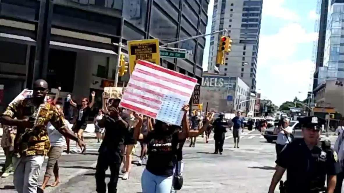 USA: Police arrests made as New Yorkers mark anniversary of Mike Brown killing