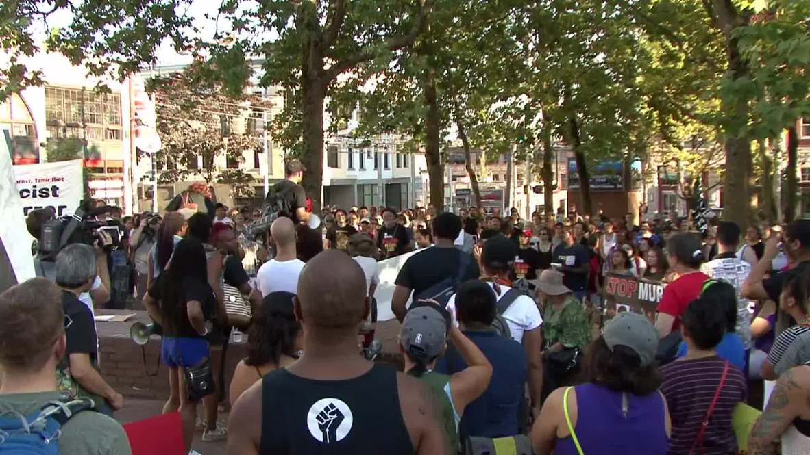 USA: Hundreds rally in Seattle in memory of Michael Brown
