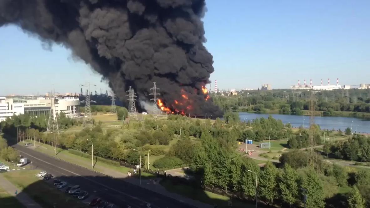 Russia: Moscow's Moskva River alight after fire ignites oil spill