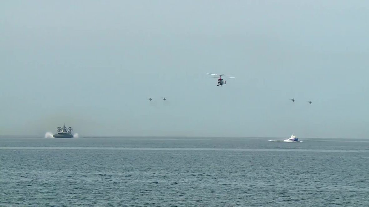 Russia: World's largest hovercraft opens Race of Heroes military sports event
