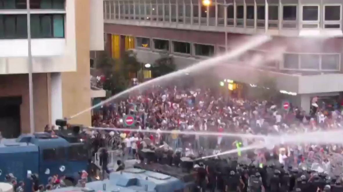 Lebanon: Water cannon blasted at 'You Stink' protesters in Beirut