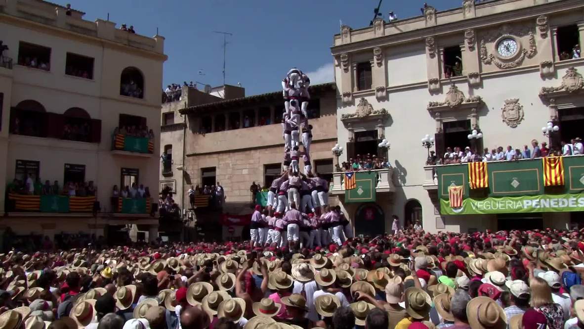 Spain: Teams compete to create largest human tower at Saint Felix fesitival