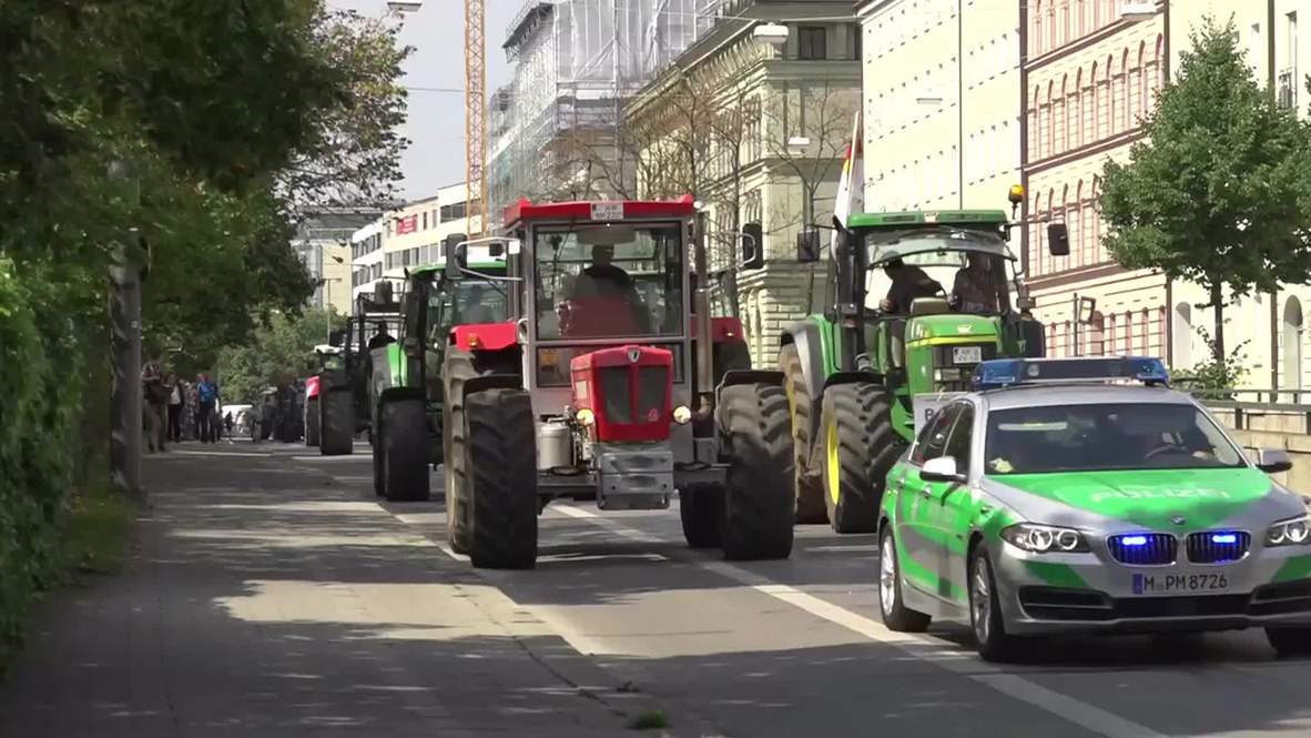 Germany: Milk farmers block streets of Munich in dairy price protest