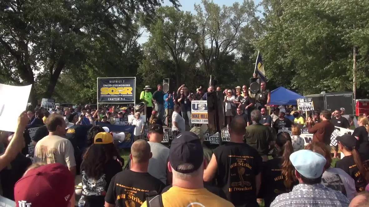 USA: Thousands of steel workers rally outside ArcelorMittal Burns Harbor