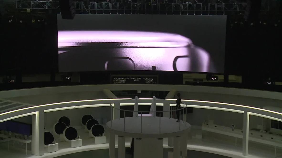 Germany: Samsung unveils its new smartwatch - the Gear S2
